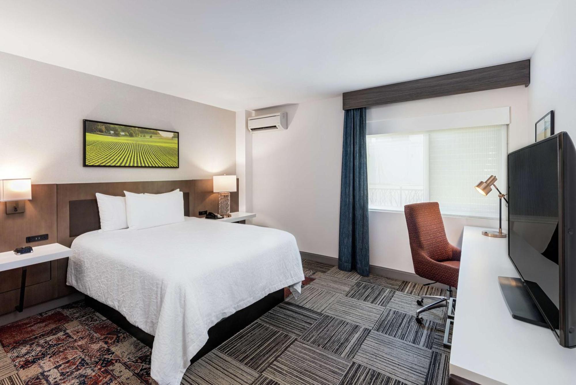 Hilton Garden Inn Davis Downtown Экстерьер фото