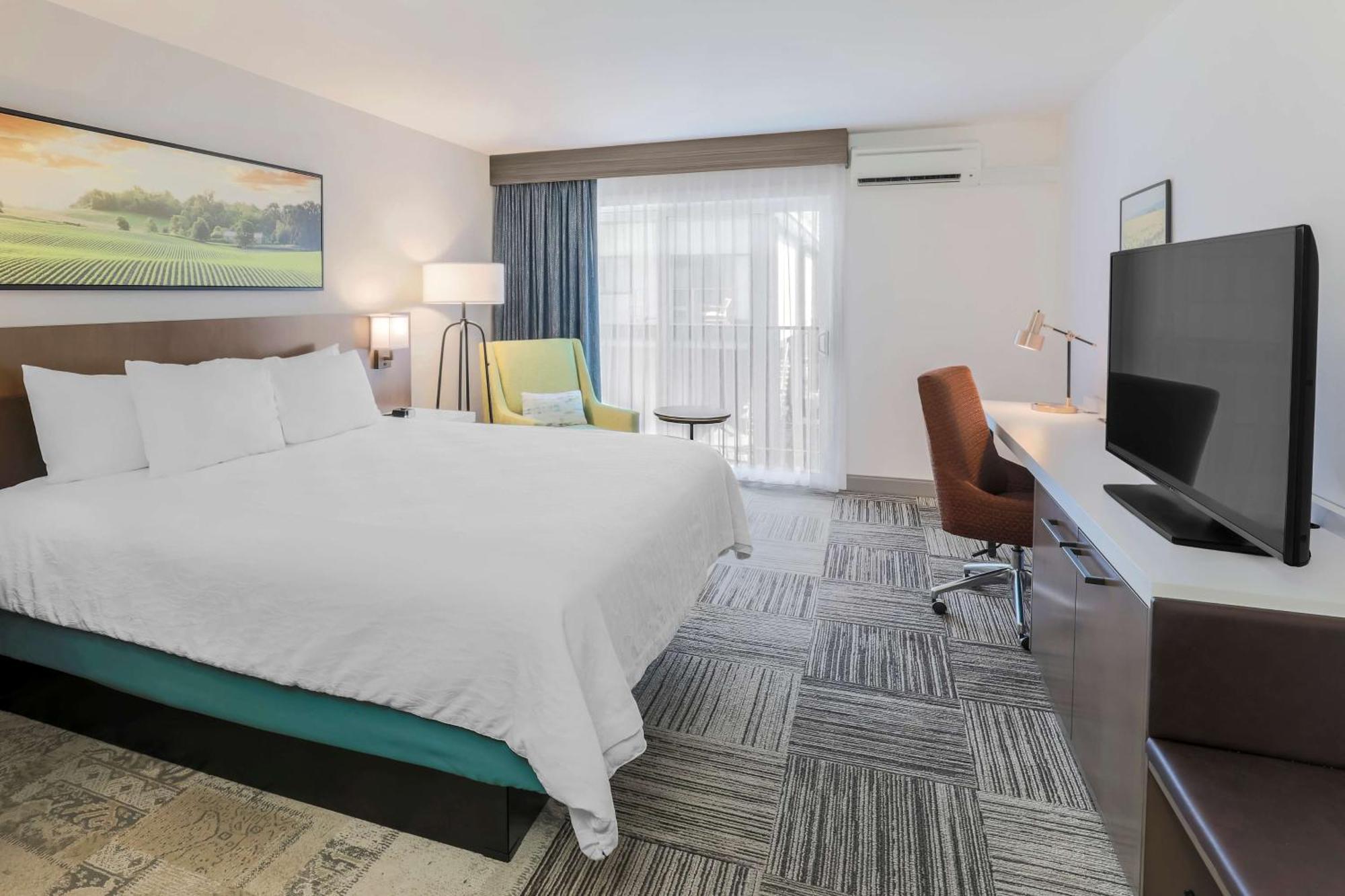 Hilton Garden Inn Davis Downtown Экстерьер фото