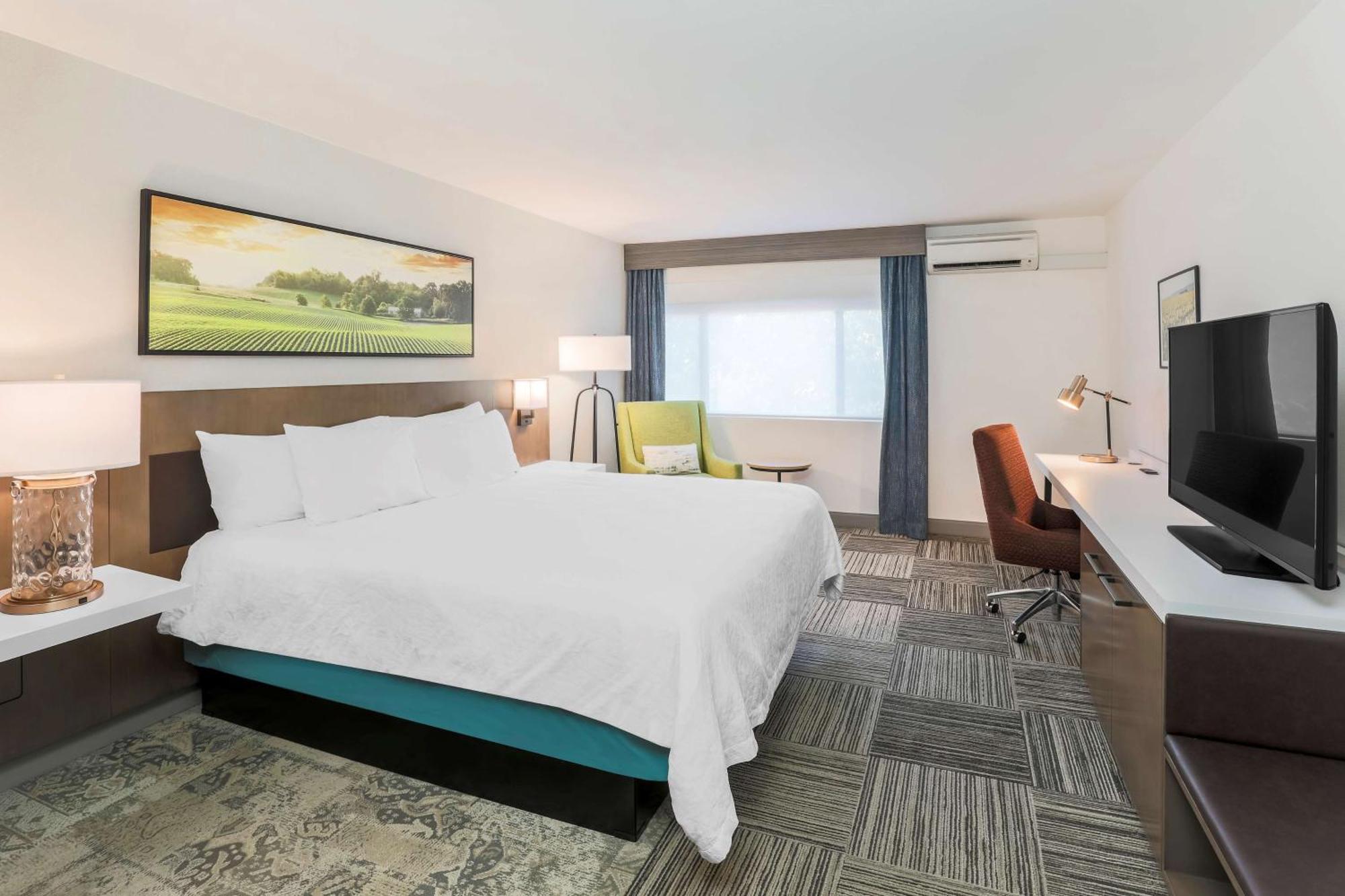 Hilton Garden Inn Davis Downtown Экстерьер фото