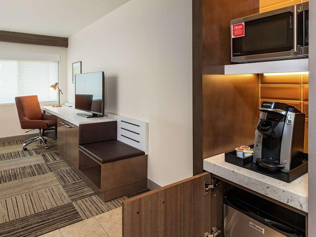 Hilton Garden Inn Davis Downtown Номер фото