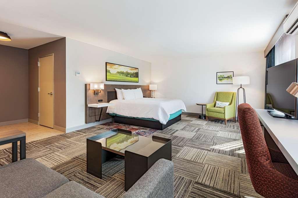 Hilton Garden Inn Davis Downtown Номер фото