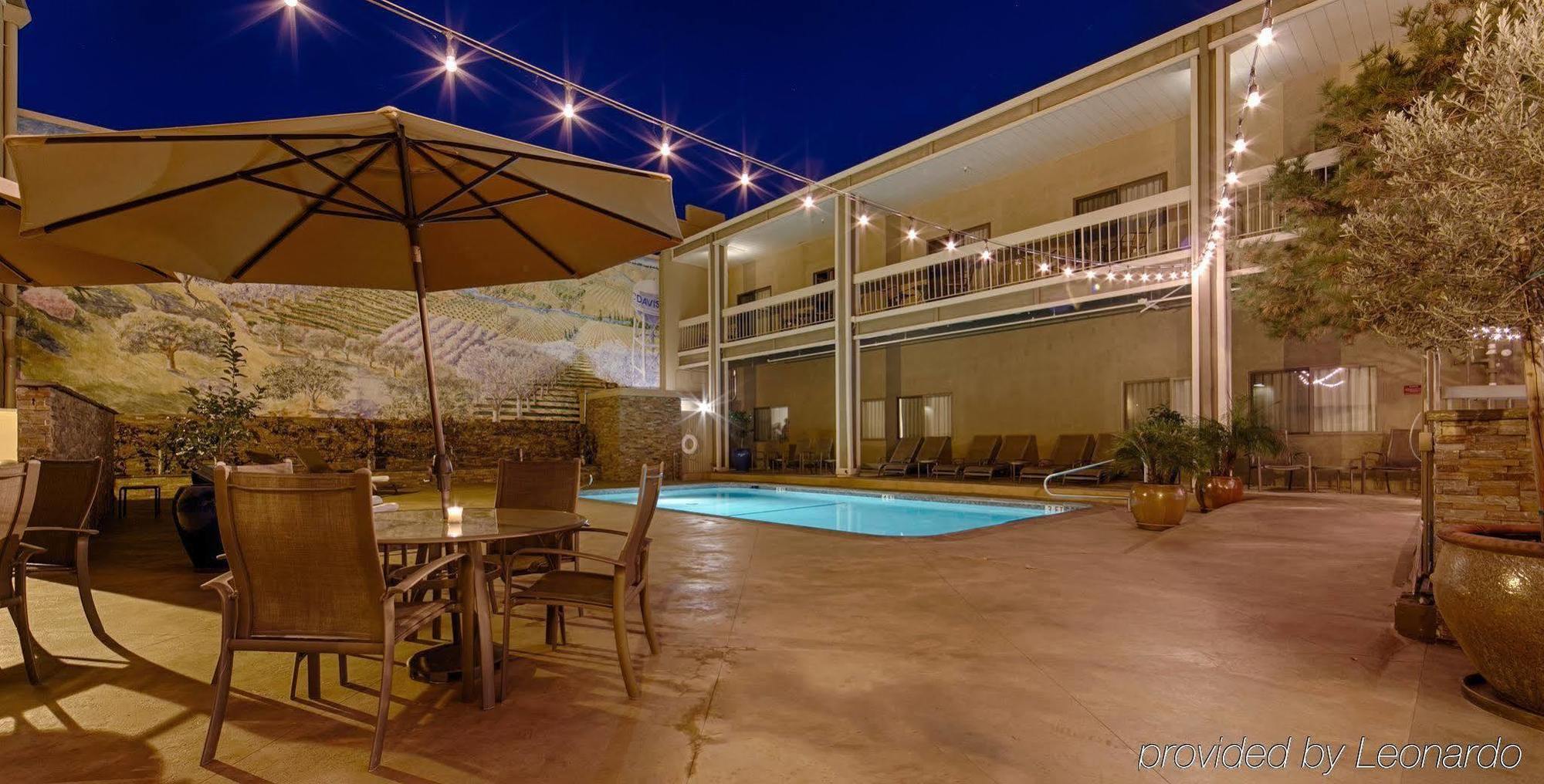 Hilton Garden Inn Davis Downtown Экстерьер фото