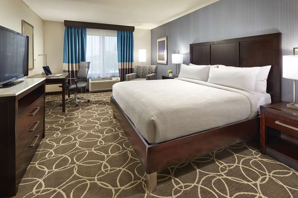 Hilton Garden Inn Davis Downtown Номер фото